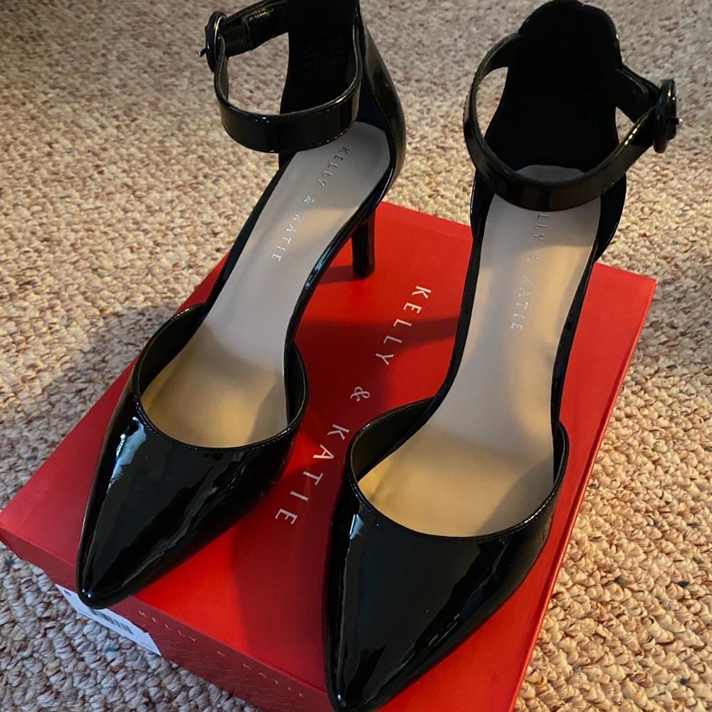 Kelly & Katie pumps